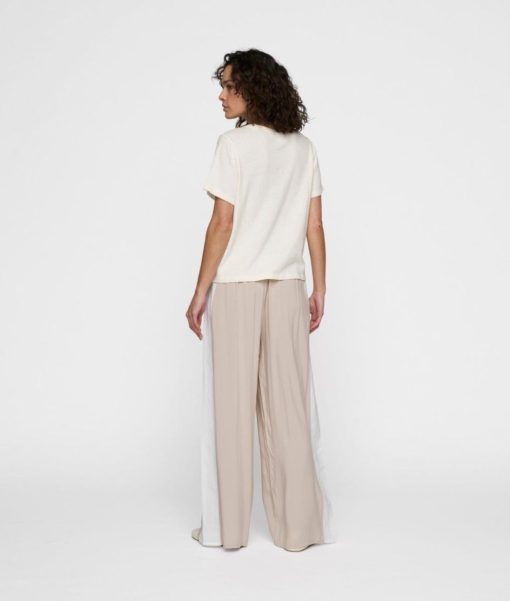 Qqwhaitao.shop51b75eebc2 4